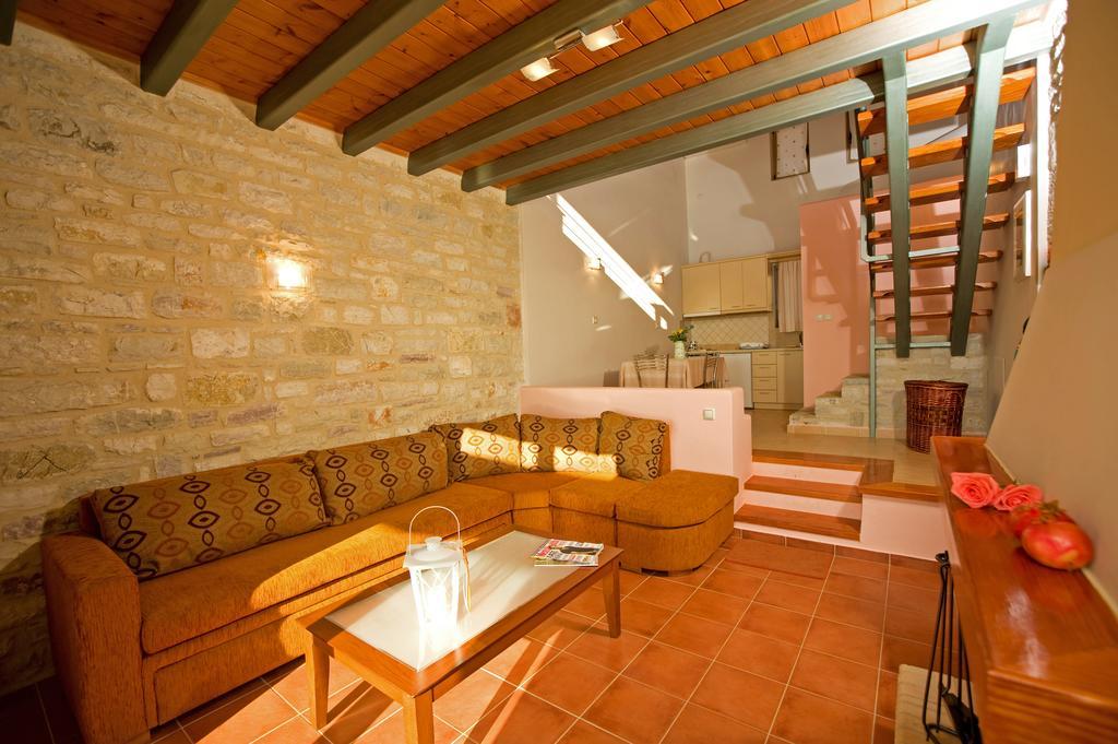 Enastron Villas Кипарисия Стая снимка