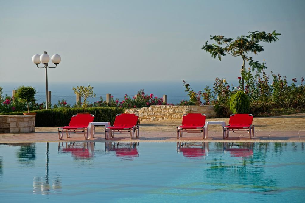 Enastron Villas Кипарисия Екстериор снимка