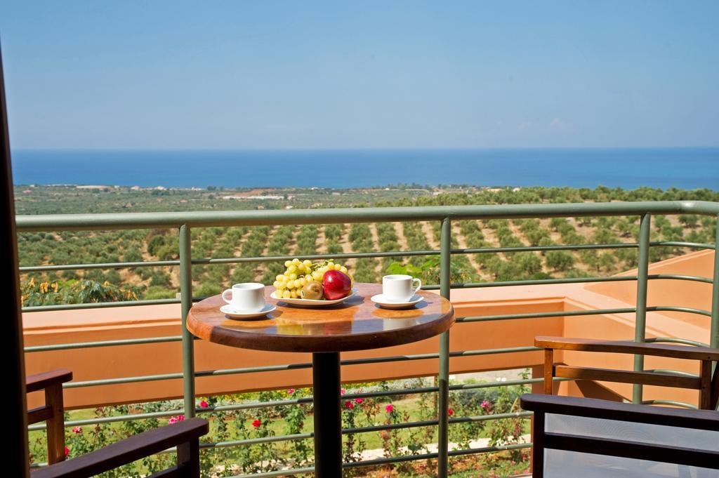 Enastron Villas Кипарисия Екстериор снимка
