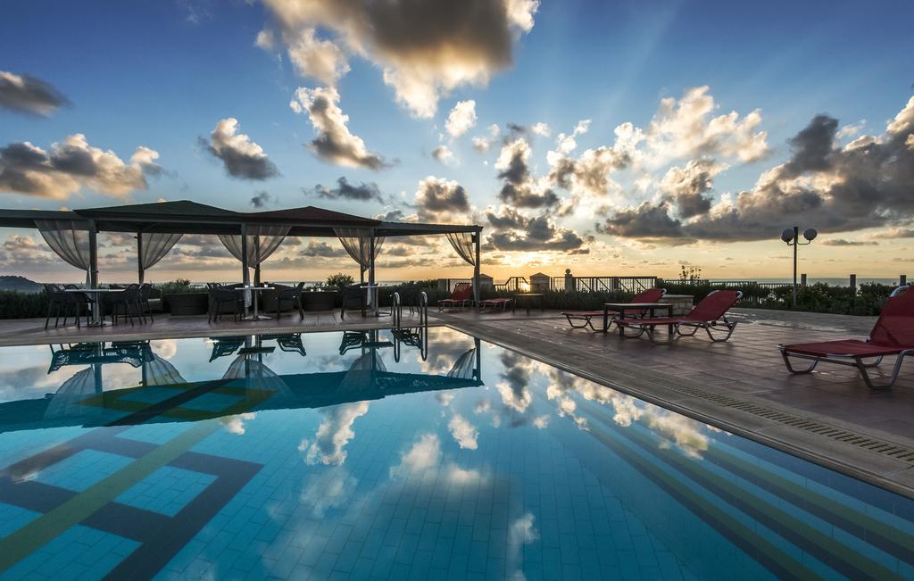 Enastron Villas Кипарисия Екстериор снимка