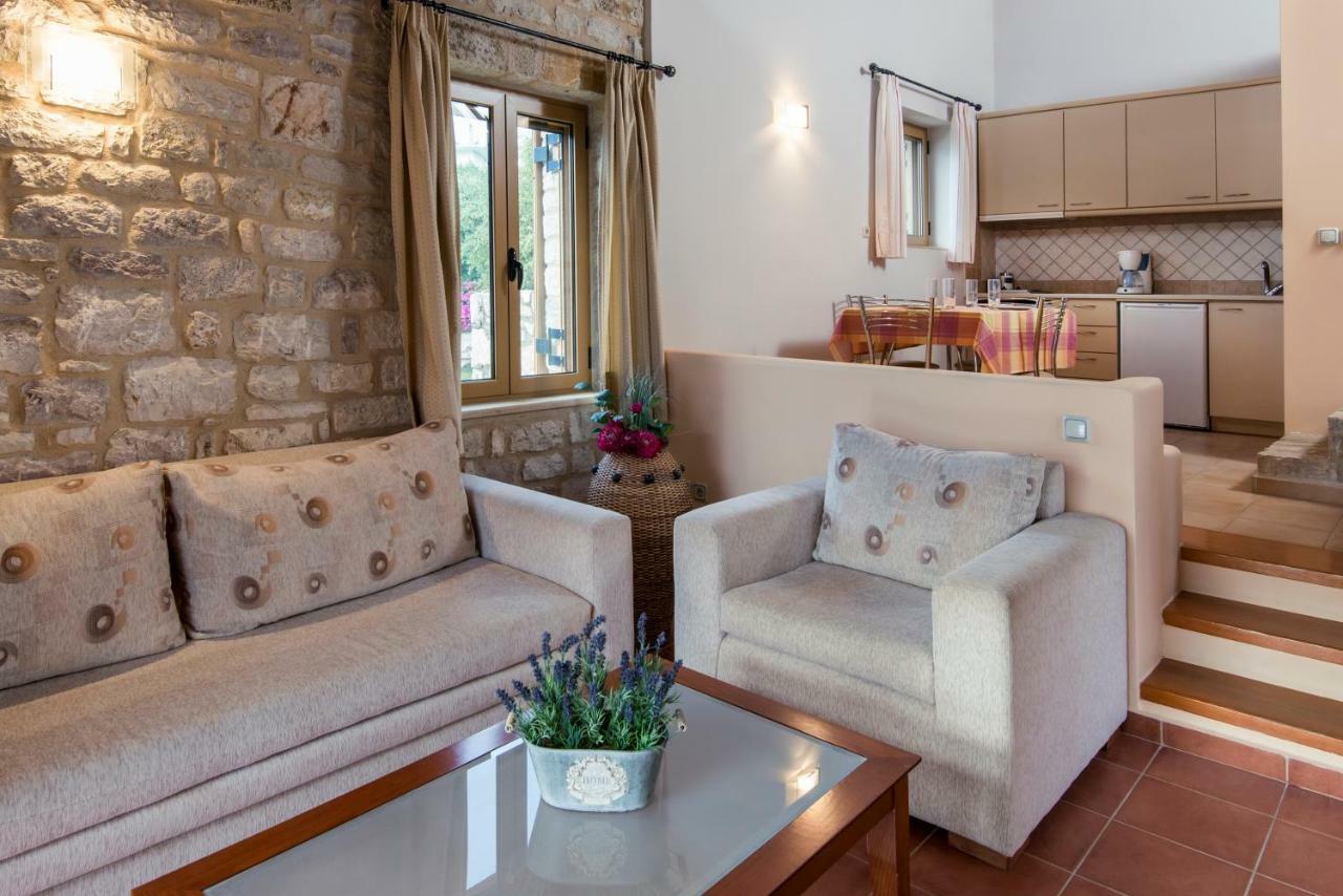 Enastron Villas Кипарисия Екстериор снимка