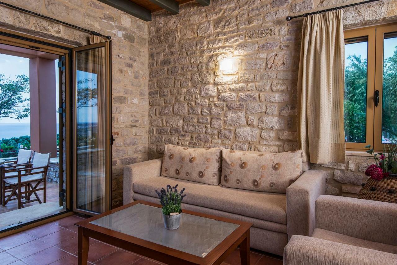 Enastron Villas Кипарисия Екстериор снимка