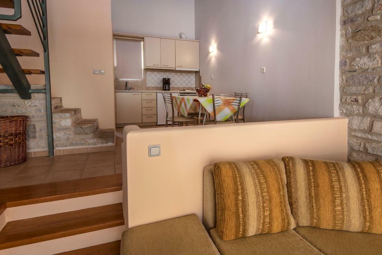 Enastron Villas Кипарисия Екстериор снимка