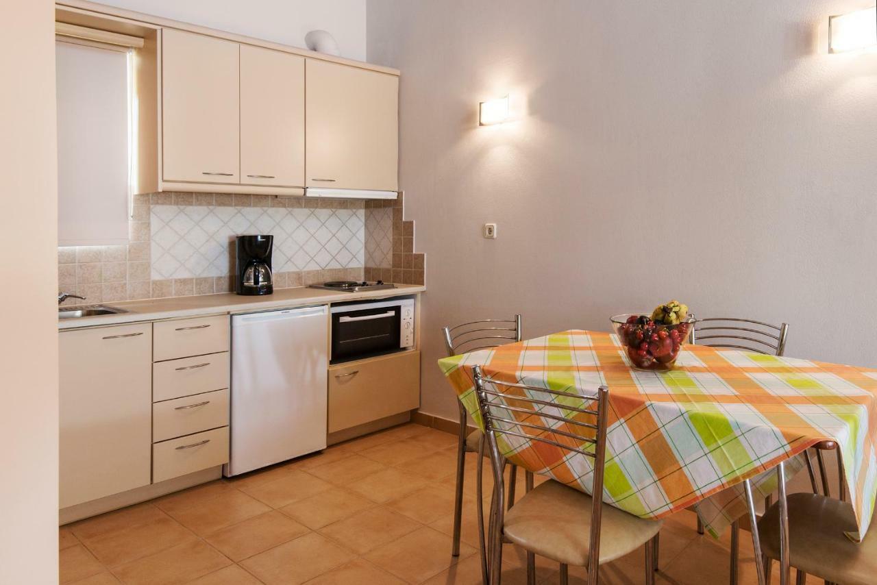 Enastron Villas Кипарисия Екстериор снимка