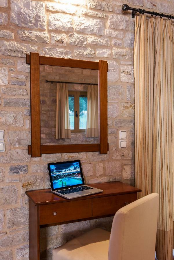 Enastron Villas Кипарисия Екстериор снимка