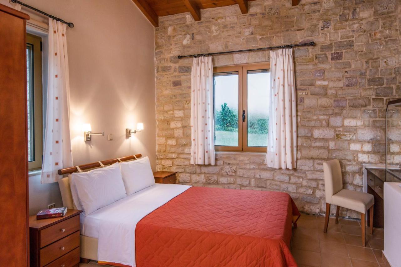 Enastron Villas Кипарисия Екстериор снимка