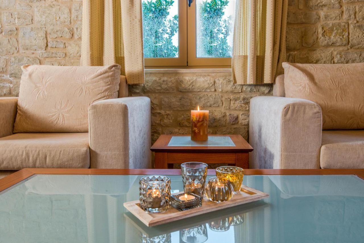 Enastron Villas Кипарисия Екстериор снимка