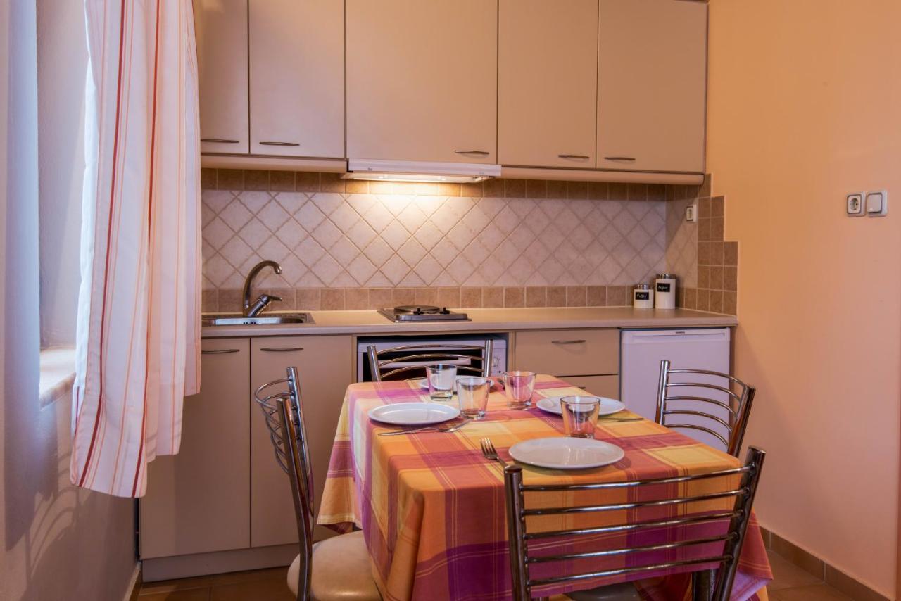 Enastron Villas Кипарисия Екстериор снимка